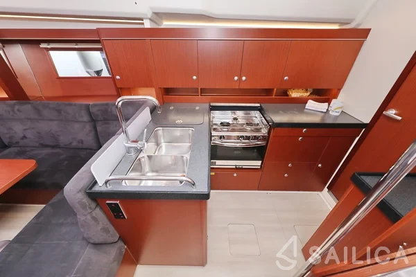 Hanse 455 - Yacht Charter Sailica