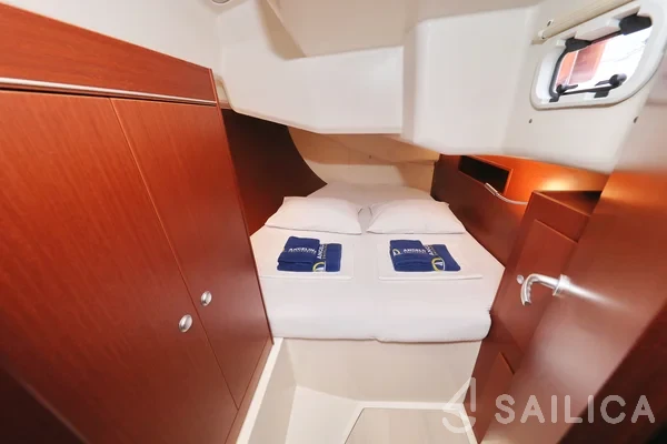 Hanse 455 - Yacht Charter Sailica