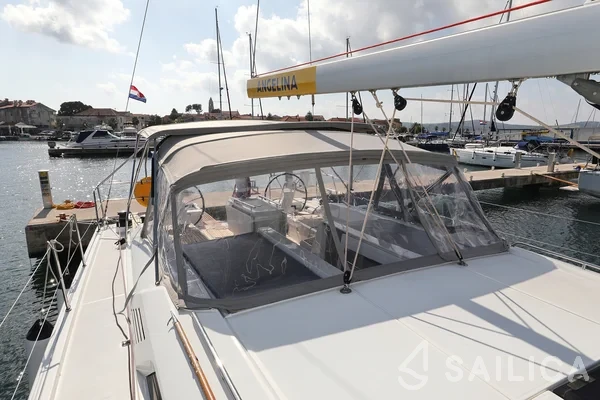 Oceanis 51.1 - Yacht Charter Sailica