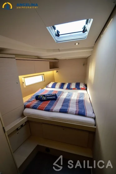 Oceanis 51.1 - Yacht Charter Sailica