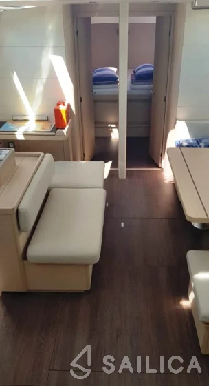 Oceanis 51.1 - Yacht Charter Sailica