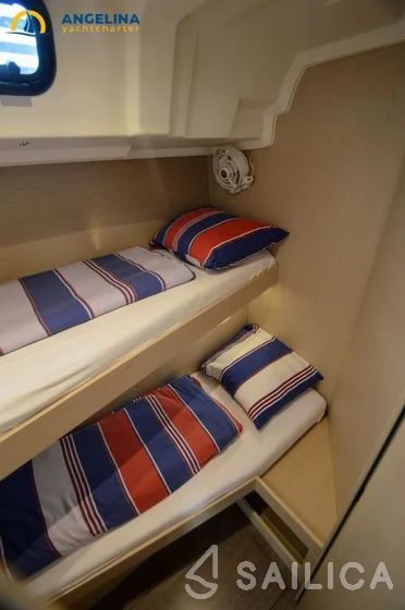 Oceanis 51.1 - Yacht Charter Sailica