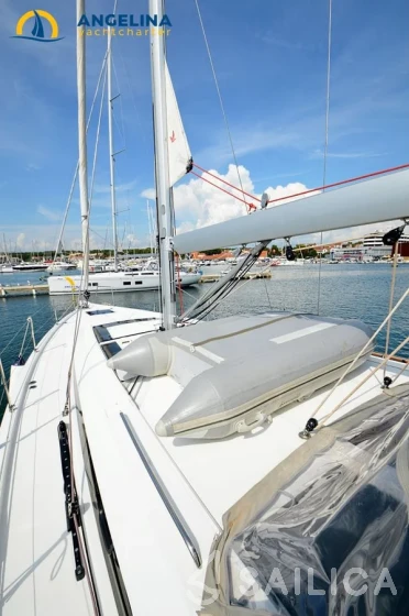 Oceanis 51.1 - Yacht Charter Sailica