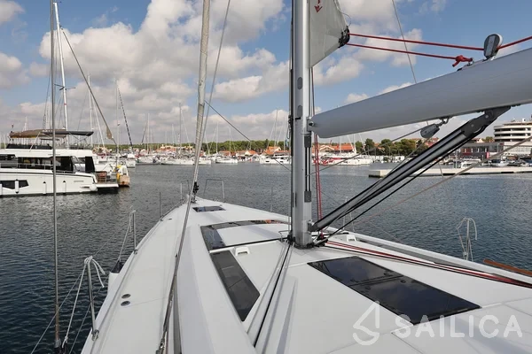 Oceanis 51.1 - Yacht Charter Sailica