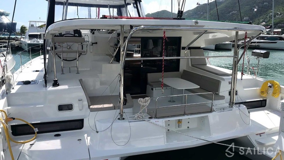 Lagoon 42 - Yacht Charter Sailica