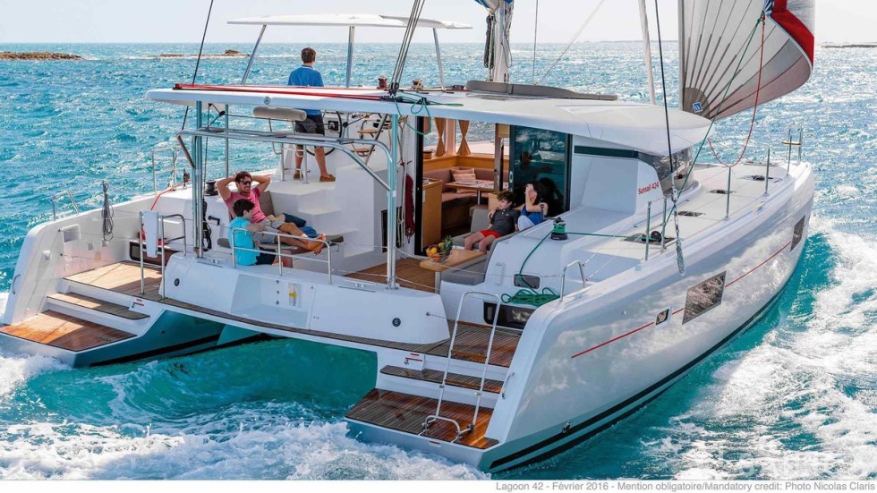 Lagoon 42 - Yacht Charter Sailica