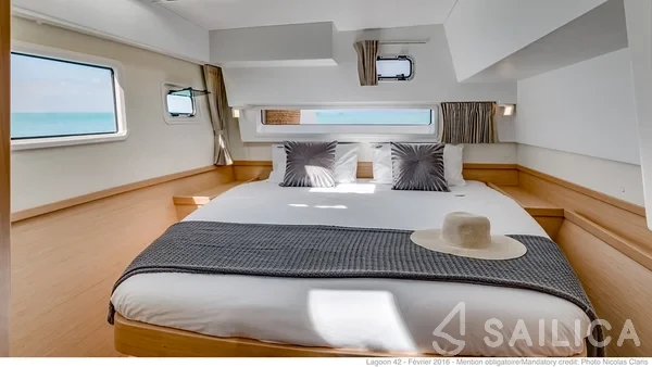 Lagoon 42 - Yacht Charter Sailica
