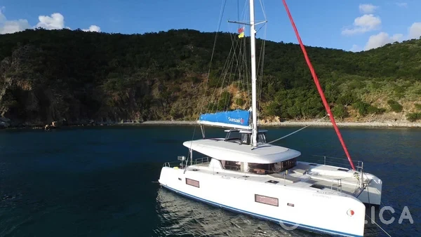 Lagoon 42 - Yacht Charter Sailica