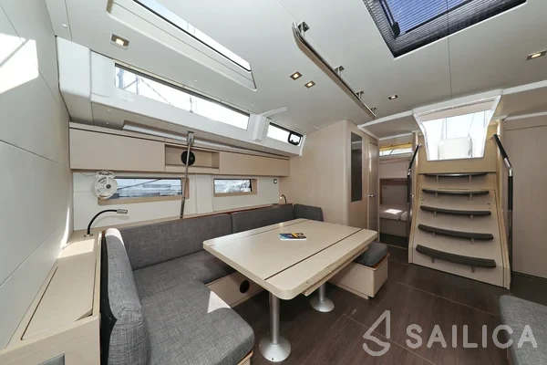 Oceanis 51.1 - Yacht Charter Sailica