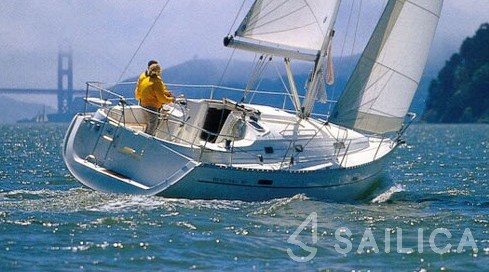 Oceanis 331 - Yacht Charter Sailica