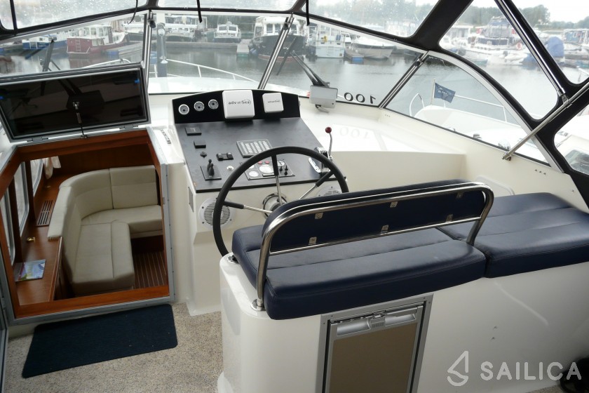 De Drait DeLuxe 42 - Yacht Charter Sailica