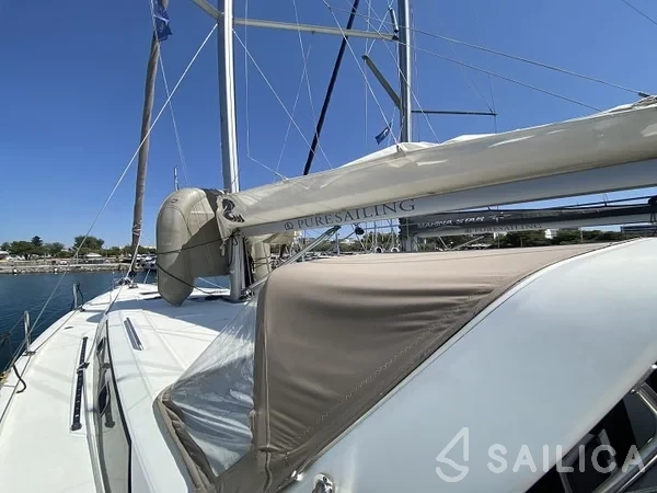 Oceanis 41.1 - Yacht Charter Sailica