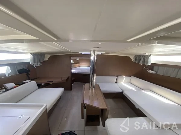 Oceanis 41.1 - Yacht Charter Sailica