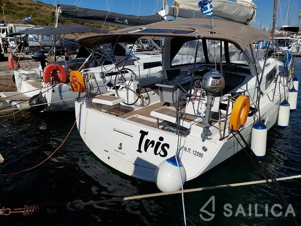 Oceanis 41.1 - Yacht Charter Sailica