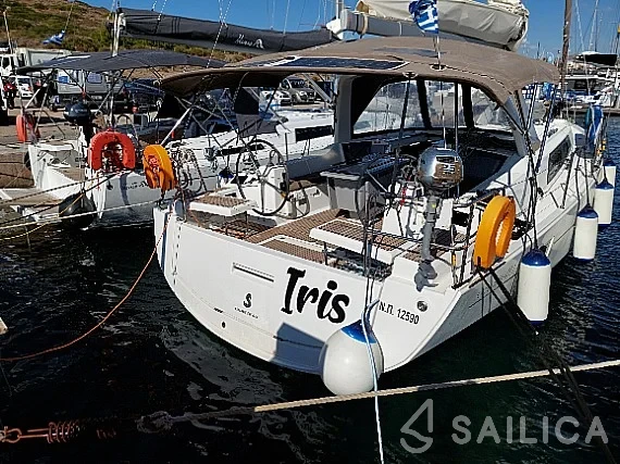 Oceanis 41.1 - Yacht Charter Sailica