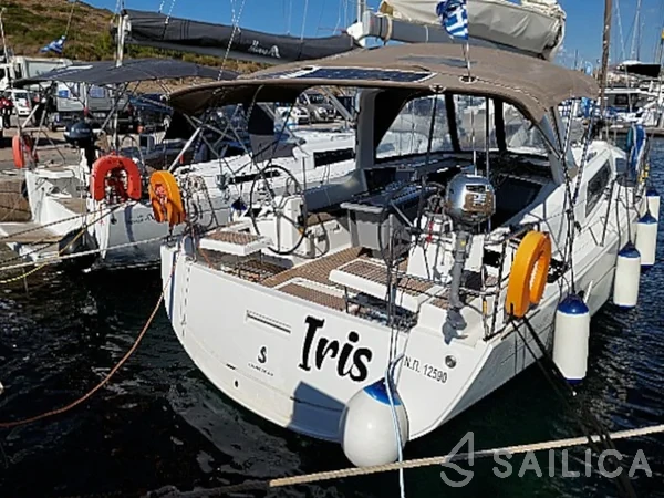 Oceanis 41.1 - Yacht Charter Sailica