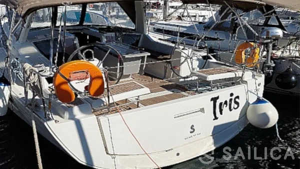 Oceanis 41.1 - Yacht Charter Sailica