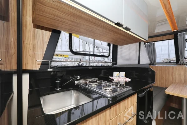 Futura 40 Grand Horizon - Yacht Charter Sailica