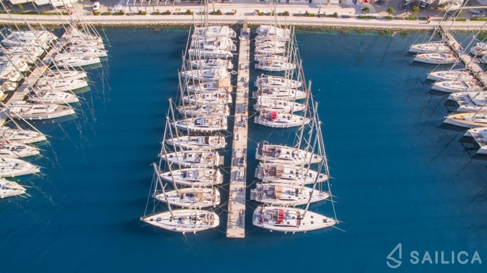 Oceanis 46.1 - Yacht Charter Sailica