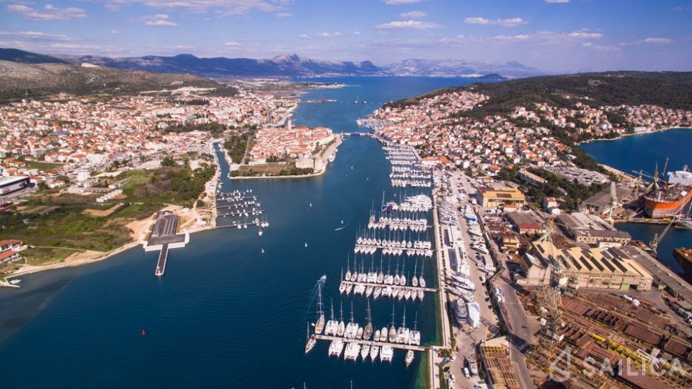 Oceanis 46.1 - Yacht Charter Sailica