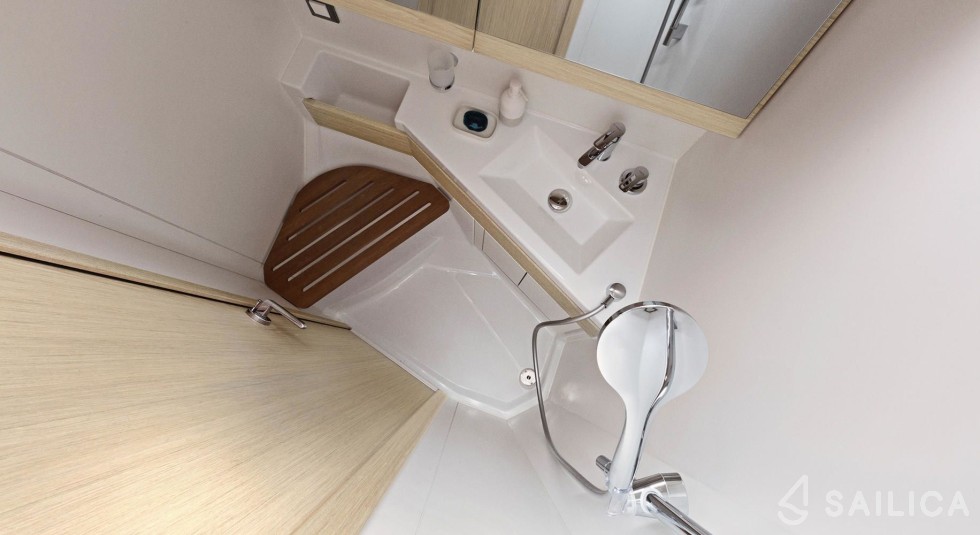 Oceanis 46.1 - Yacht Charter Sailica