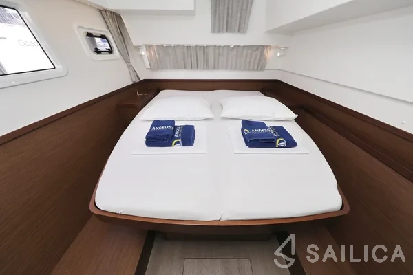 Lagoon 42 - Yacht Charter Sailica