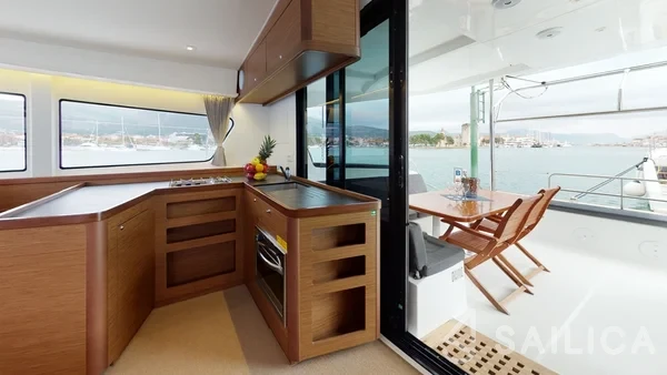 Lagoon 42 - Yacht Charter Sailica