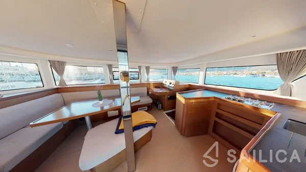 Lagoon 42 - Yacht Charter Sailica