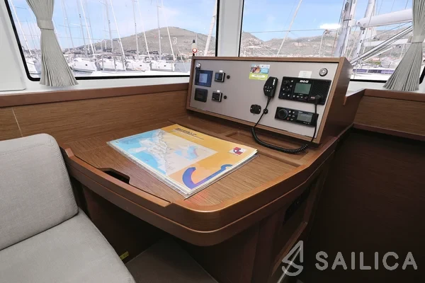 Lagoon 42 - Yacht Charter Sailica