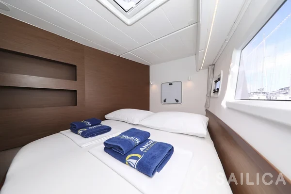 Lagoon 42 - Yacht Charter Sailica