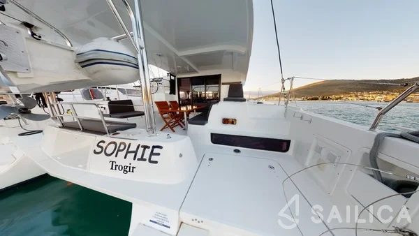 Lagoon 42 - Yacht Charter Sailica