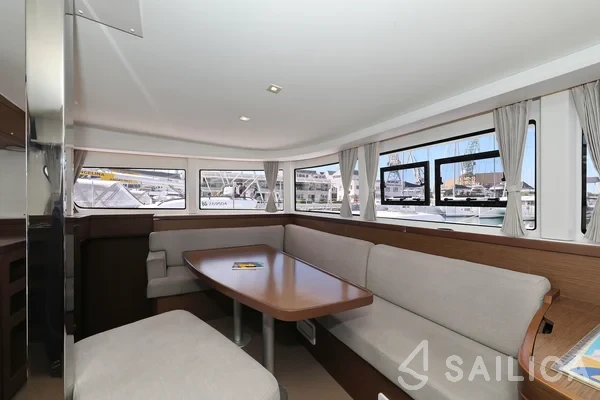 Lagoon 42 - Yacht Charter Sailica