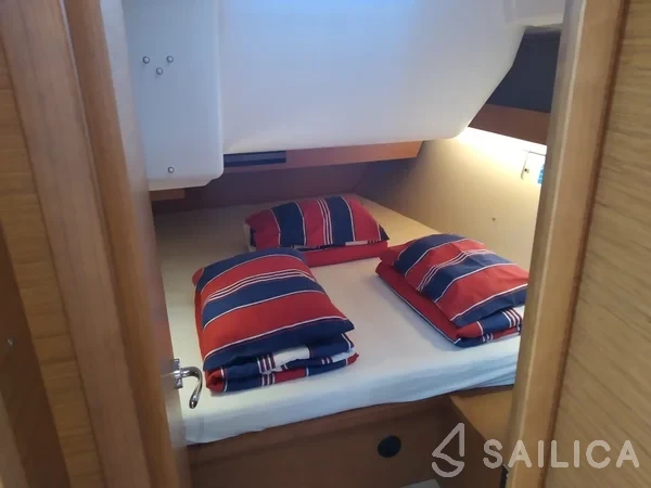 Dufour 430 - Yacht Charter Sailica