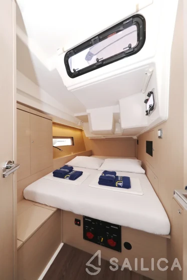 Oceanis 46.1 - Yacht Charter Sailica