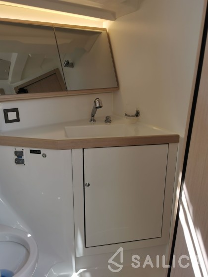 Oceanis 46.1 - Yacht Charter Sailica
