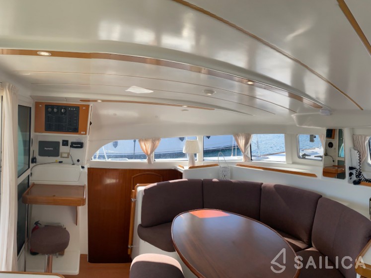Lagoon 380 S2 - Yacht Charter Sailica