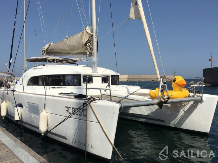 Lagoon 380 S2 - Yacht Charter Sailica