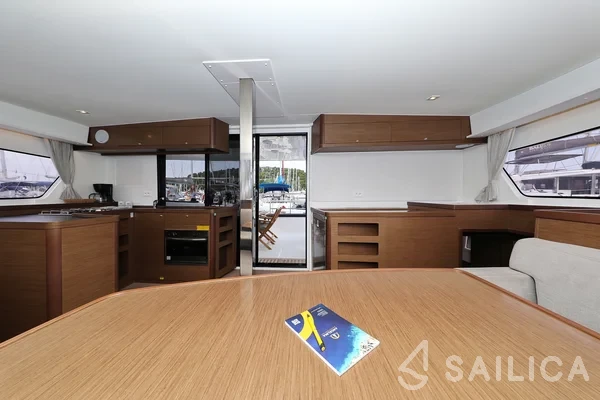 Lagoon 42 - Yacht Charter Sailica