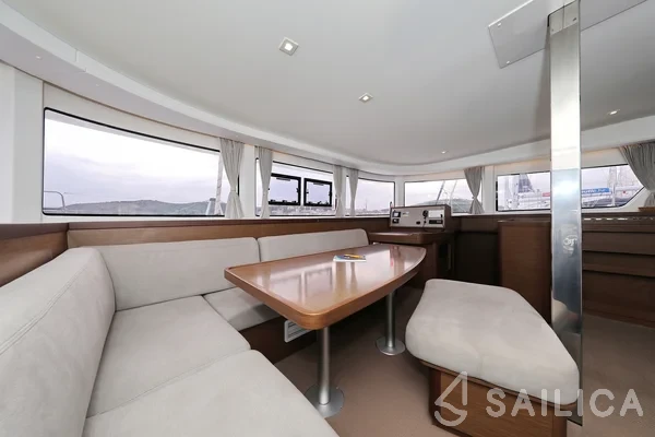Lagoon 42 - Yacht Charter Sailica