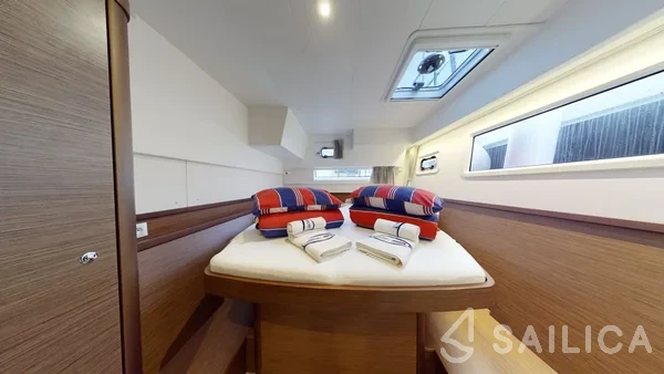 Lagoon 42 - Yacht Charter Sailica