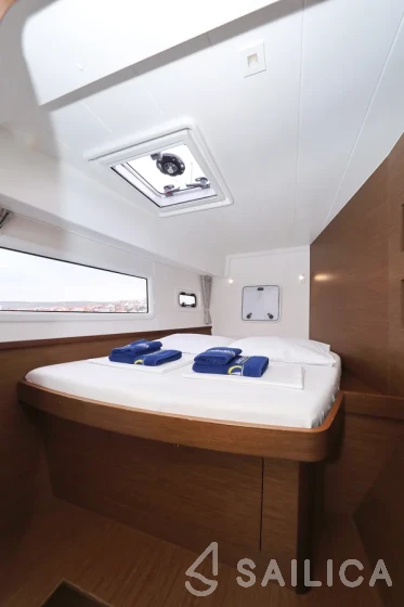 Lagoon 42 - Yacht Charter Sailica