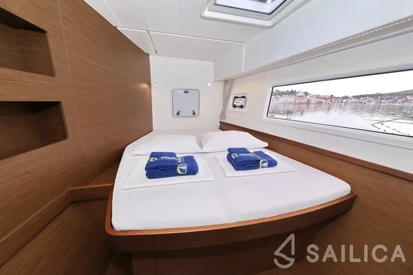 Lagoon 42 - Yacht Charter Sailica