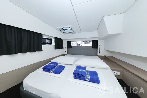 Elba 45 - Yacht Charter Sailica