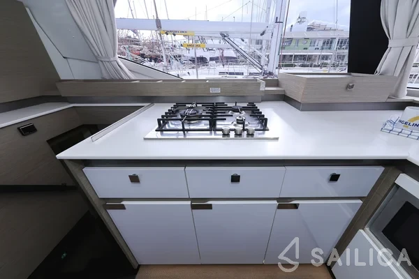 Elba 45 - Yacht Charter Sailica