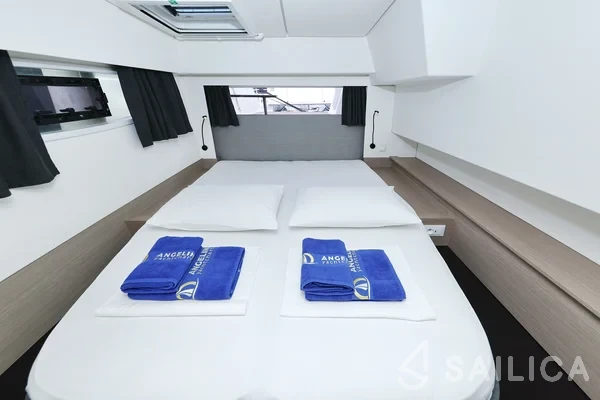 Elba 45 - Yacht Charter Sailica