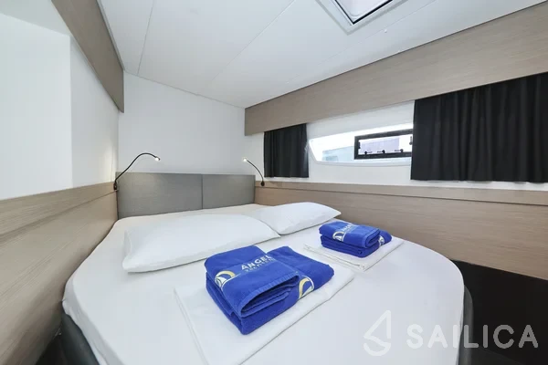 Elba 45 - Yacht Charter Sailica