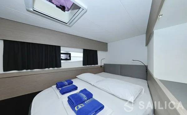 Elba 45 - Yacht Charter Sailica