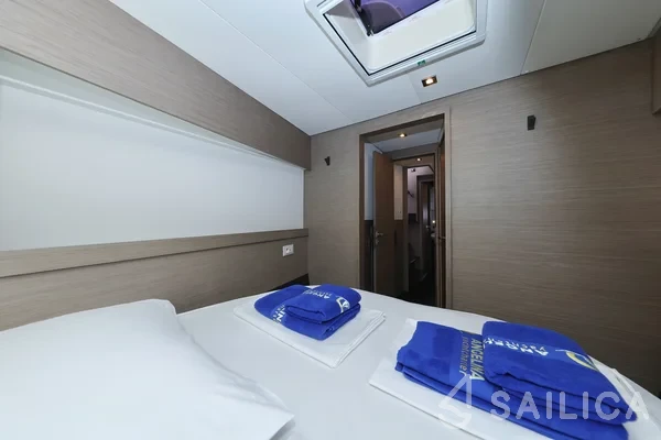 Elba 45 - Yacht Charter Sailica