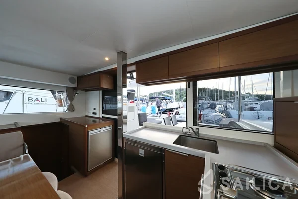 Lagoon 40 - Yacht Charter Sailica