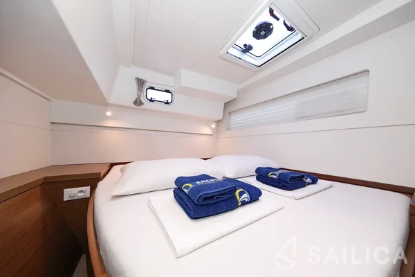 Lagoon 40 - Yacht Charter Sailica